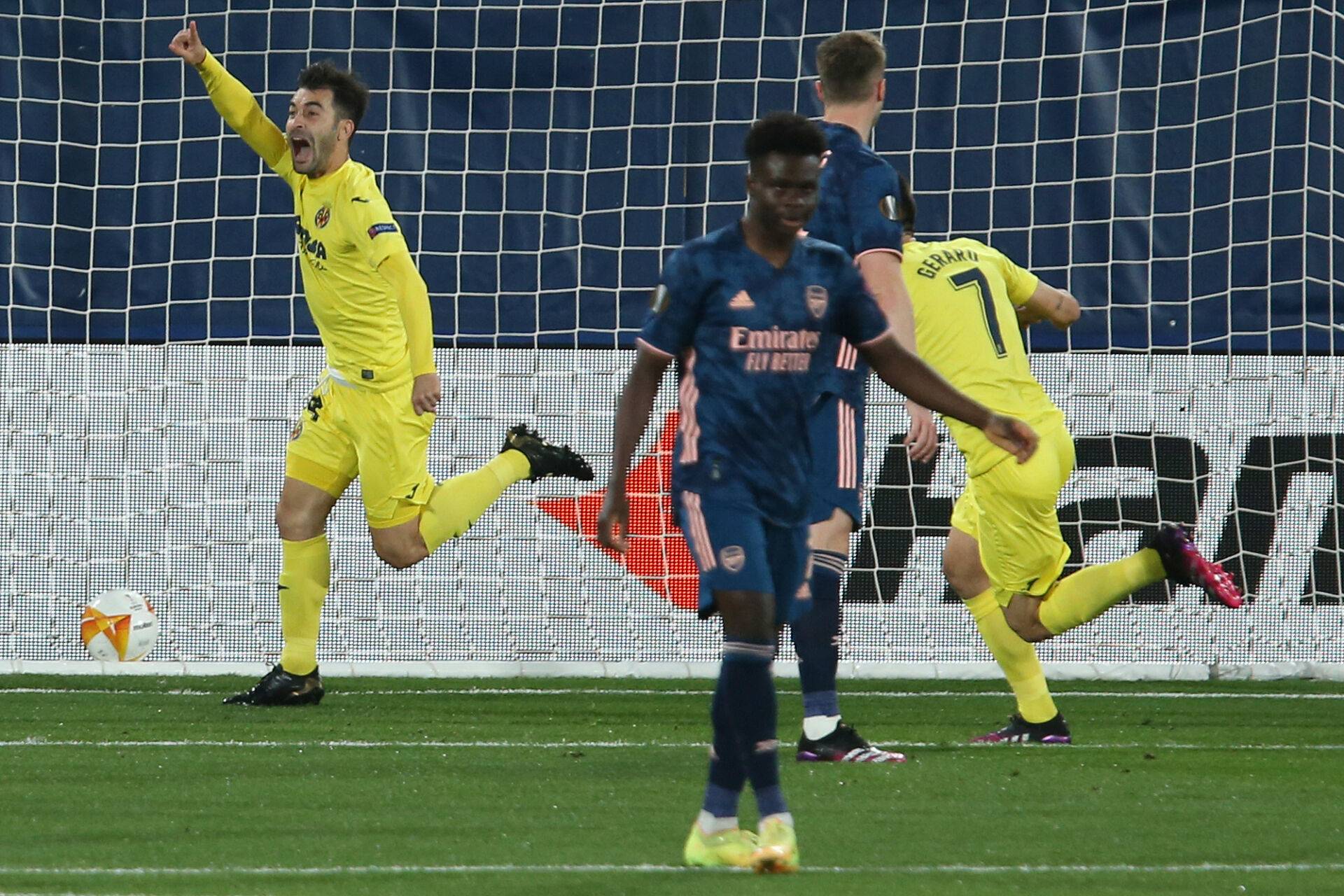 Виляреал победи трудно Арсенал, двата тима завършиха с по 10 души