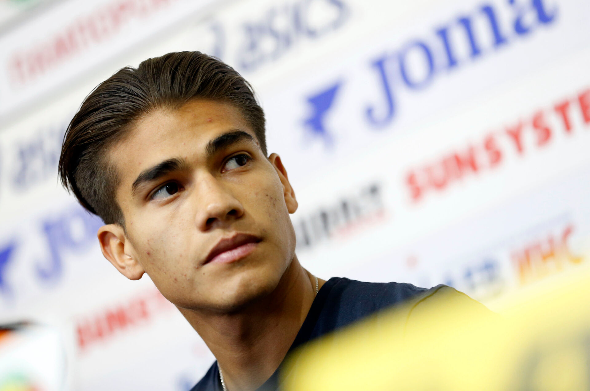 Антон Узунов