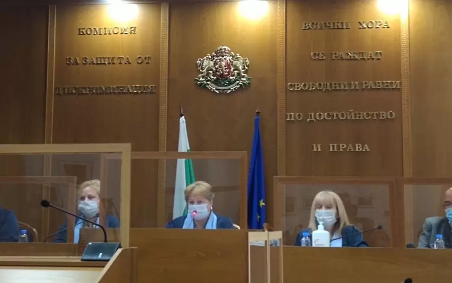 Защитата на Венци Стефанов трябва да докаже, че изказванията му не са раситки