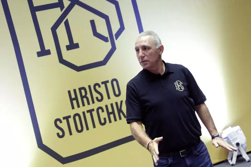 Христо Стоичков честити рождения ден на ЦСКА (ВИДЕО)