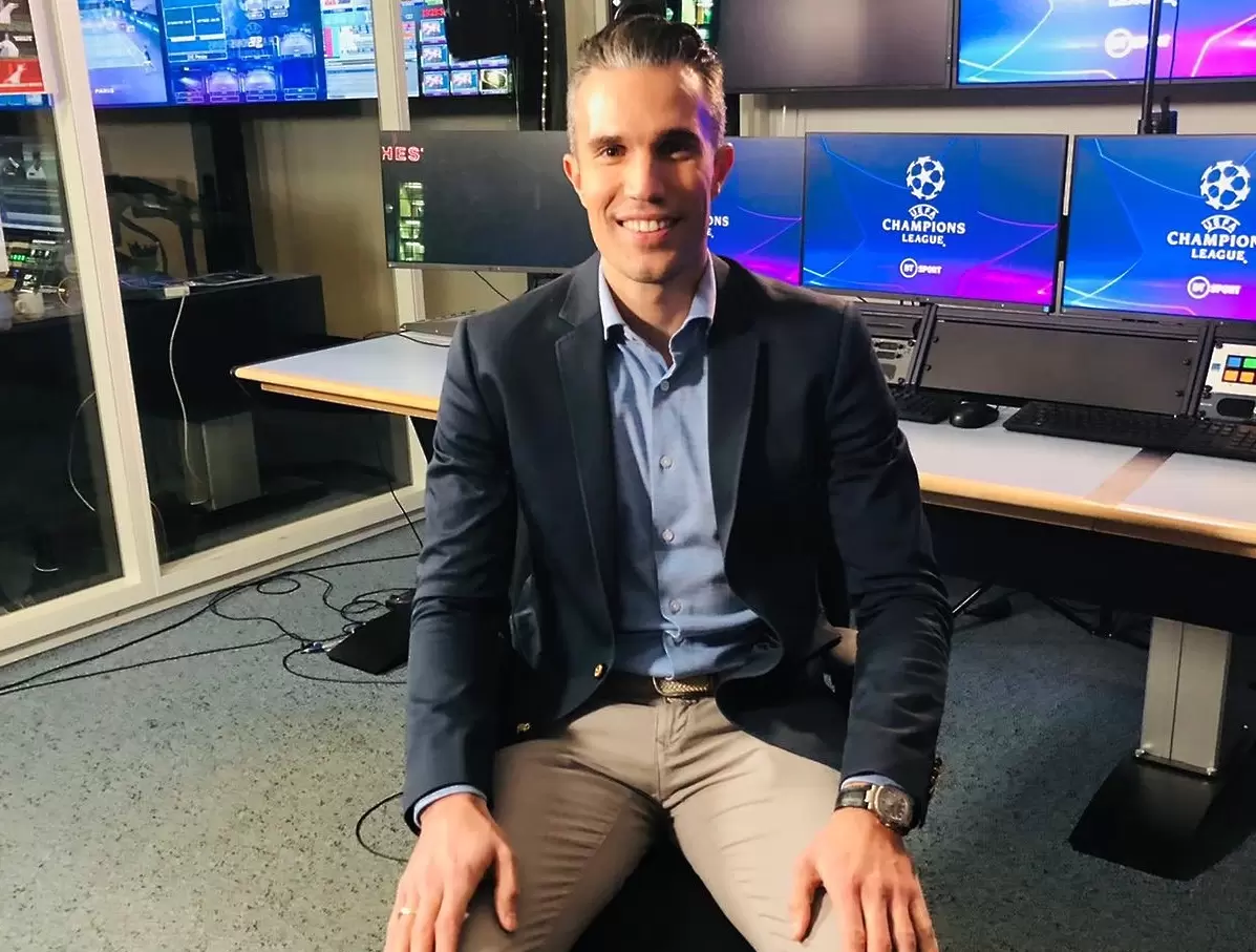 twitter.com/Persie_Official
