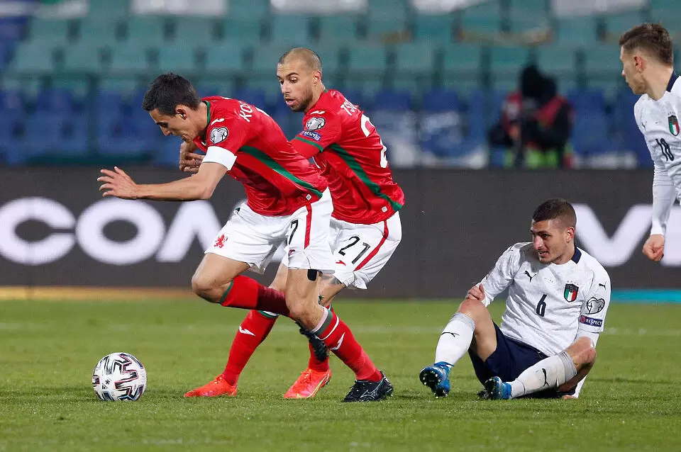 Антон Узунов