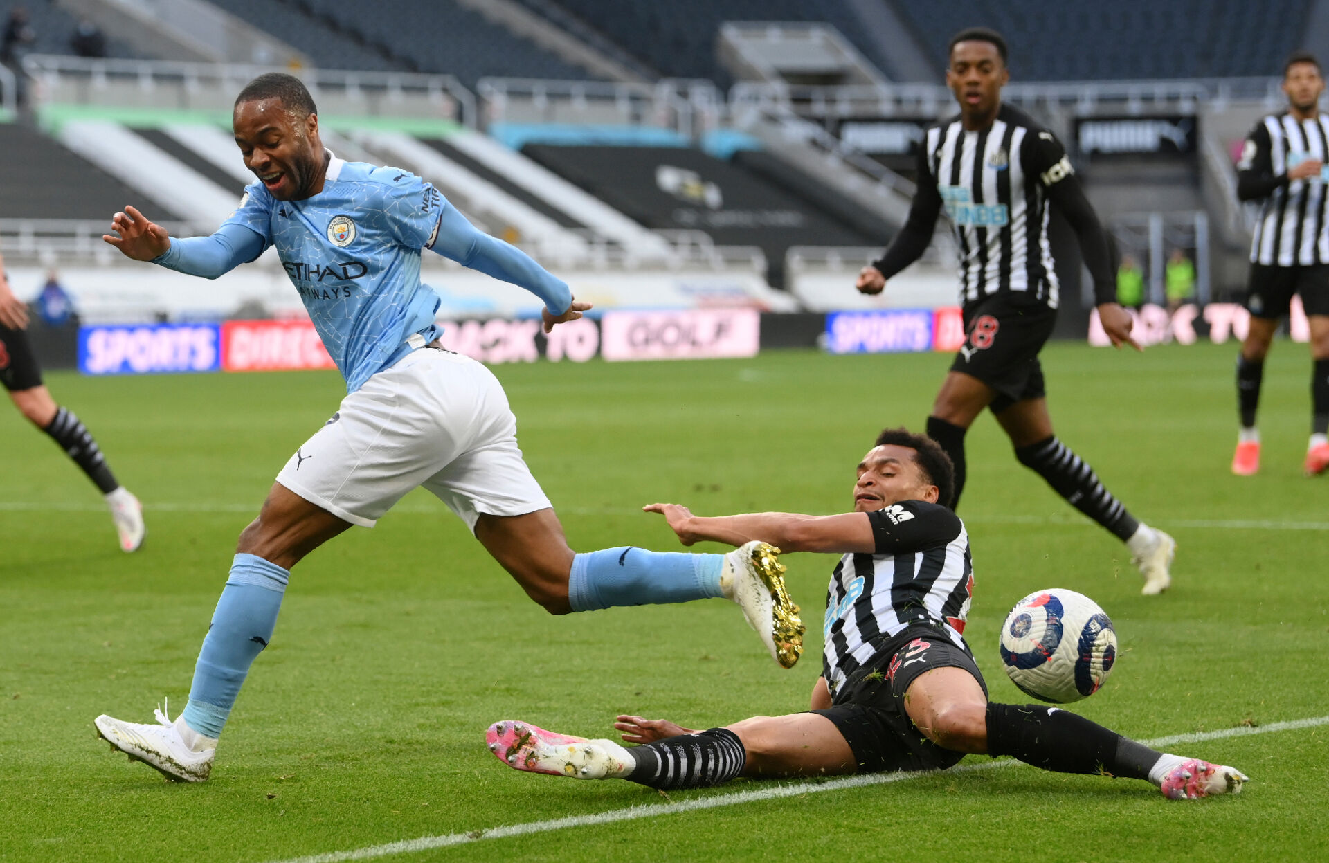 Сити показа шампионски дух и срази Нюкасъл в мач с много голове и обрати (ВИДЕО)