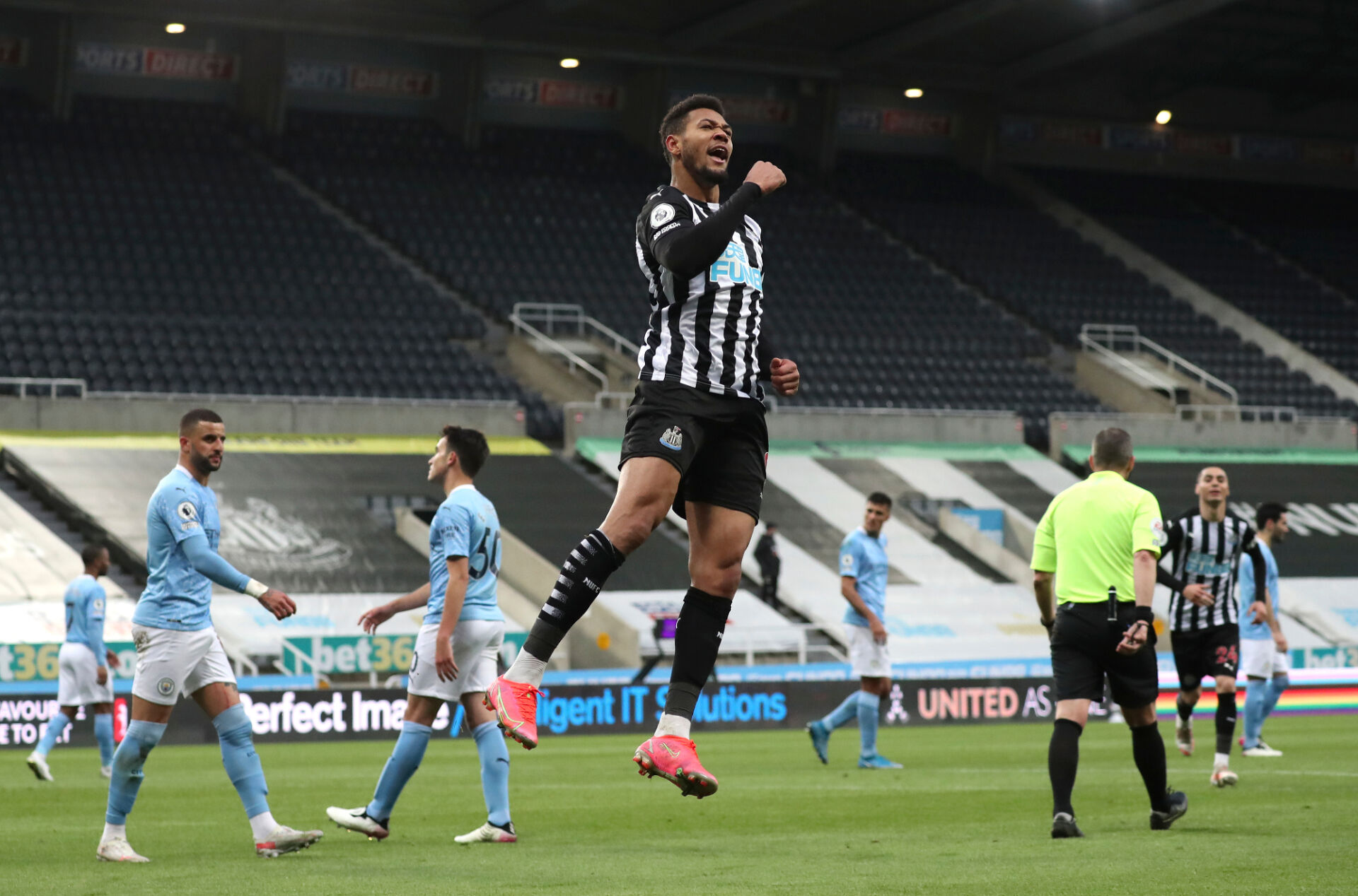 Сити показа шампионски дух и срази Нюкасъл в мач с много голове и обрати (ВИДЕО)