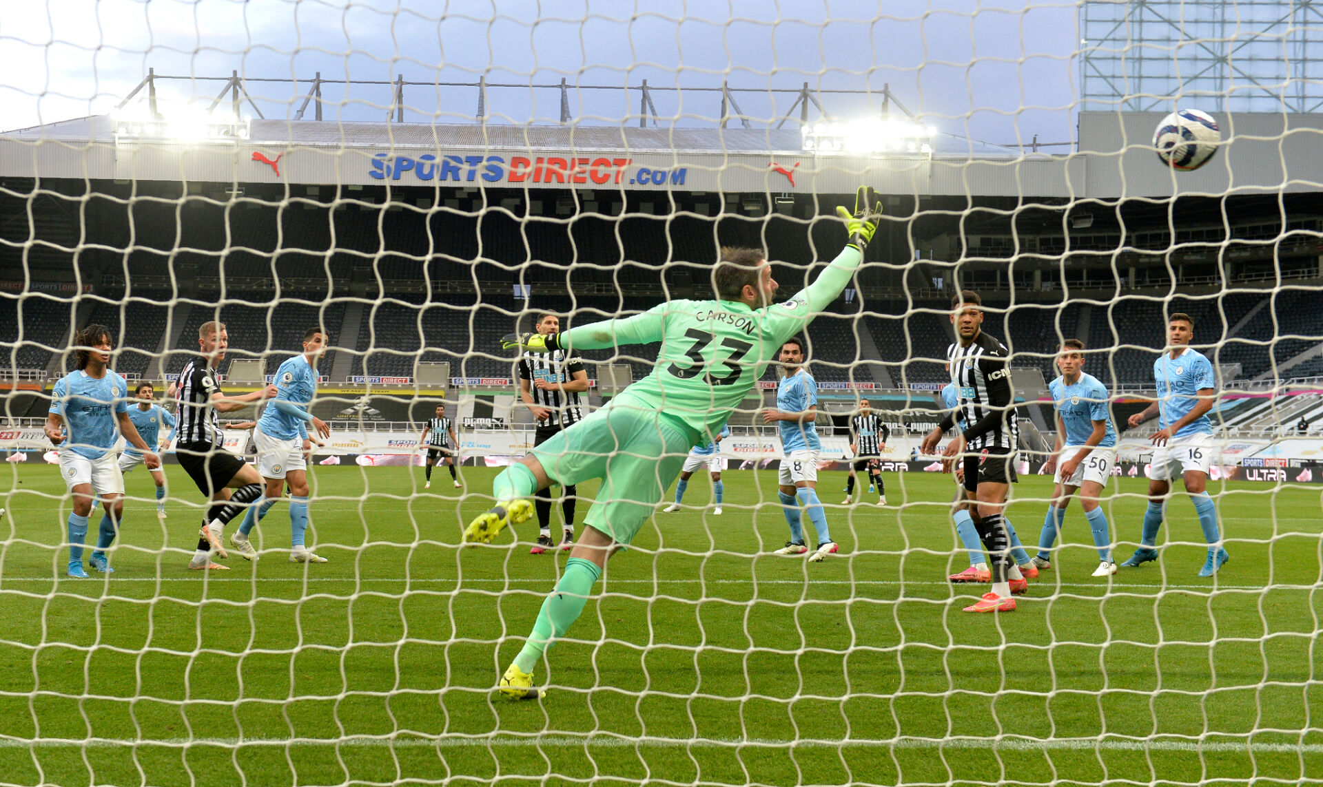 Сити показа шампионски дух и срази Нюкасъл в мач с много голове и обрати (ВИДЕО)