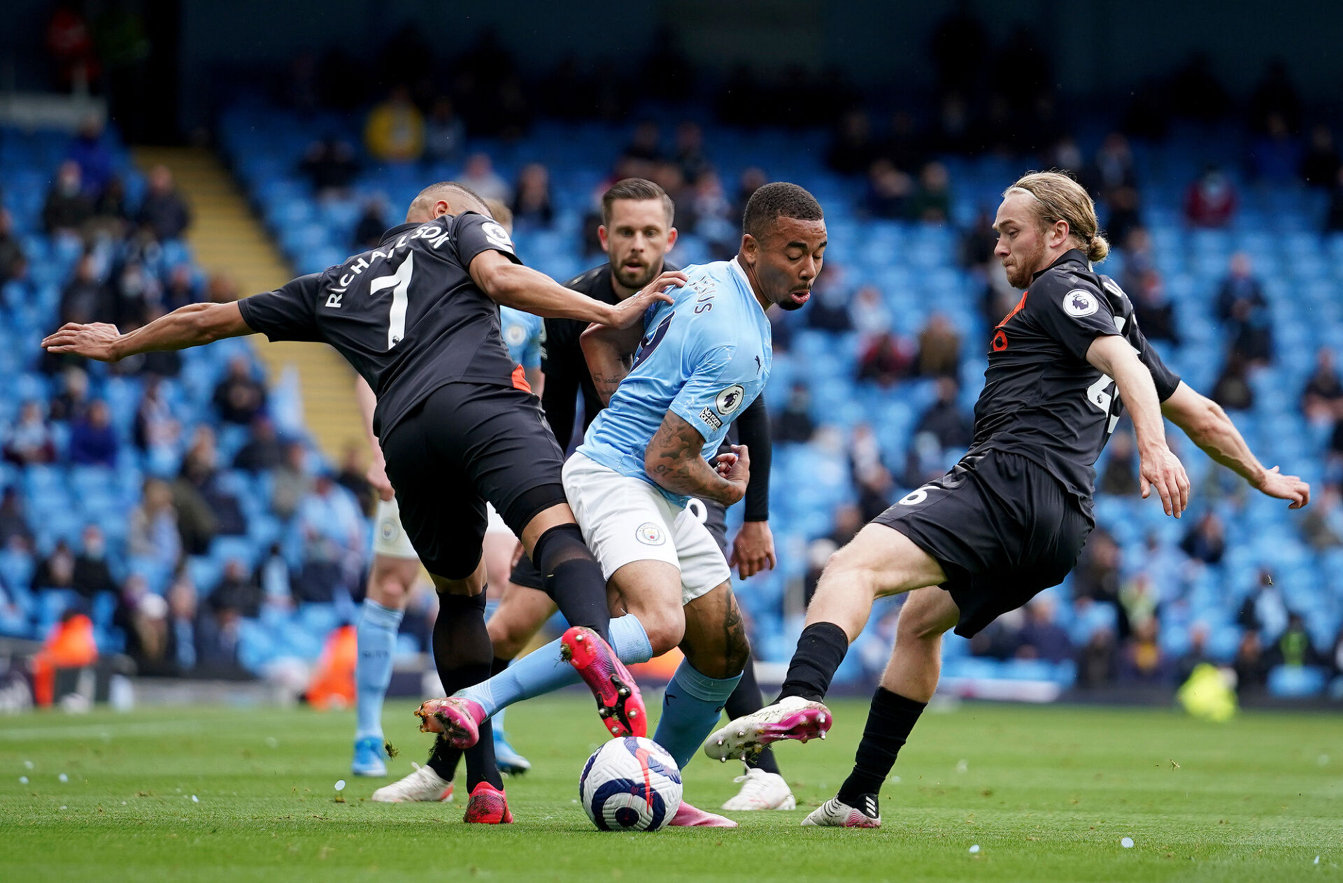 Манчестър Сити с шампионски разгром срещу Евертън (ВИДЕО)
