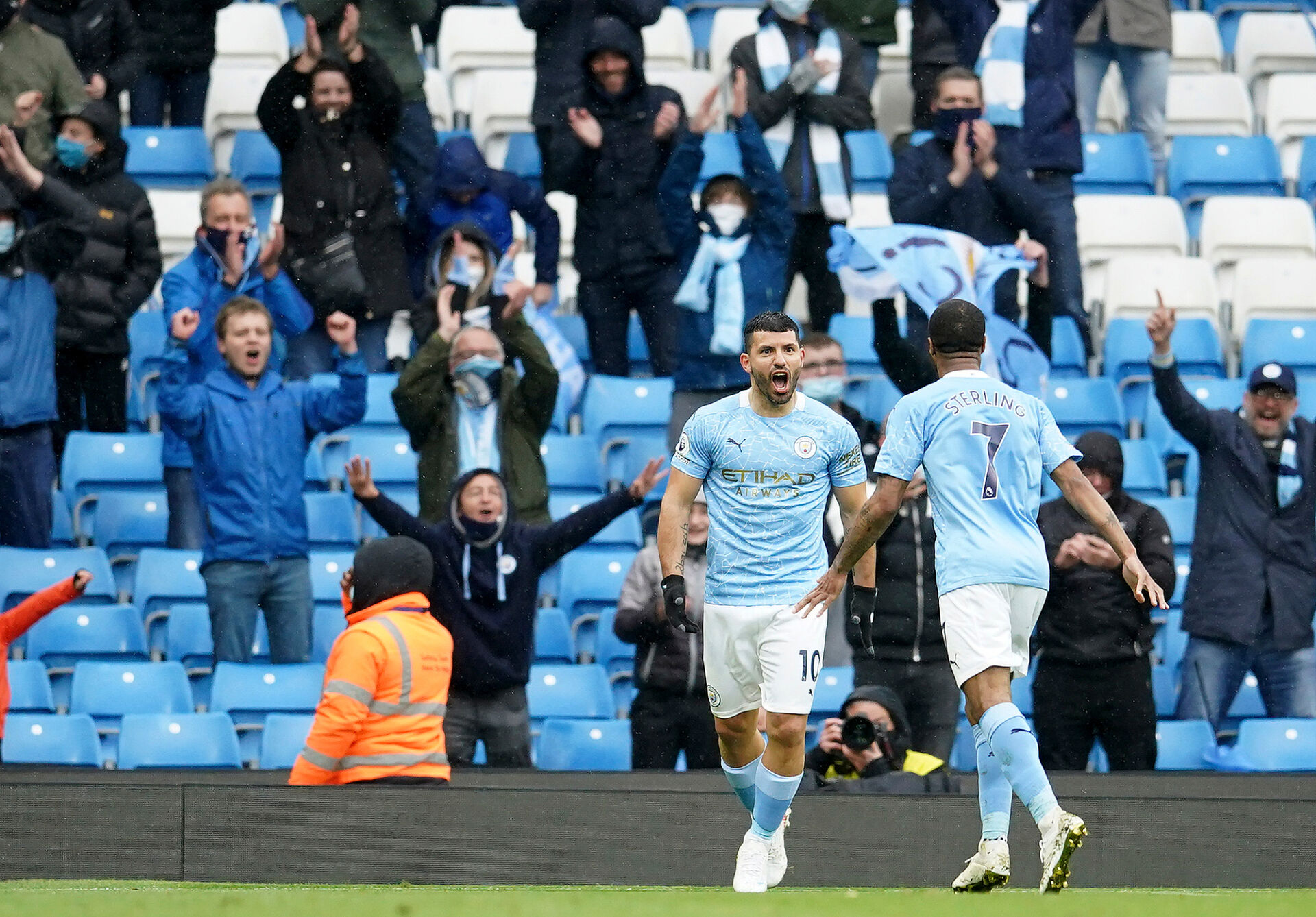 Манчестър Сити с шампионски разгром срещу Евертън (ВИДЕО)