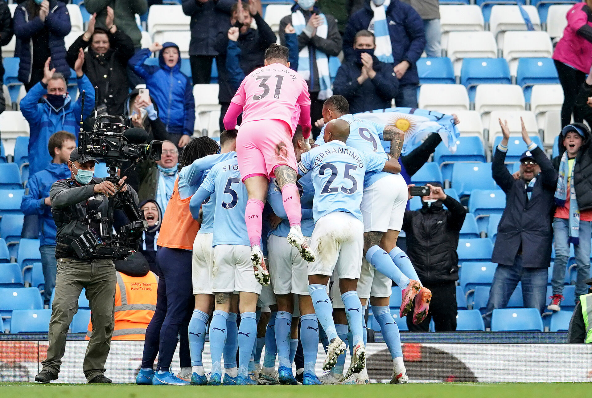 Манчестър Сити с шампионски разгром срещу Евертън (ВИДЕО)