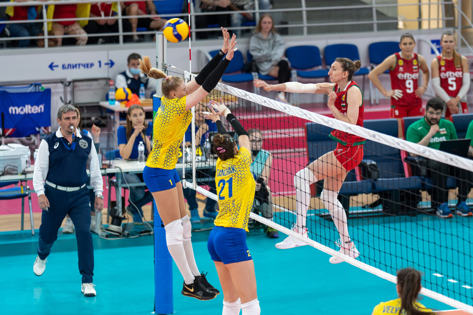 България прегази Украйна и оглави групата си в Златната лига