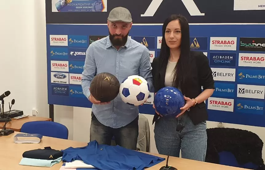 Левски представи нова серия фенски артикули