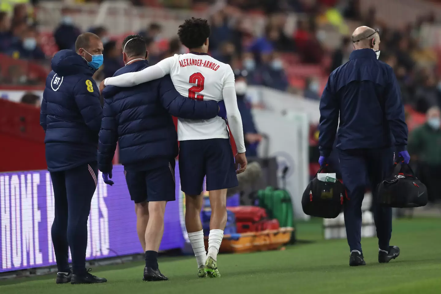 Александър-Арнолд под въпрос за Евро 2020