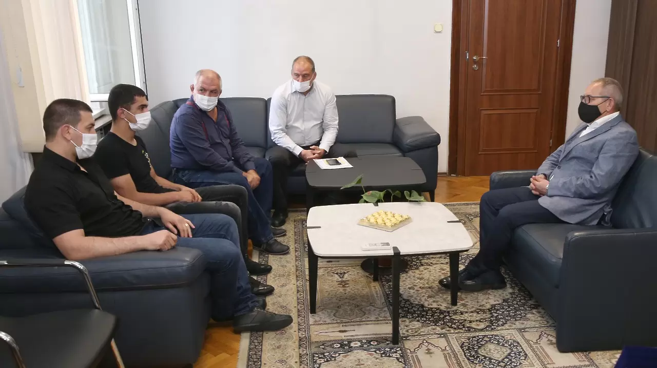 Министър Кузманов награди и Рухан Расим