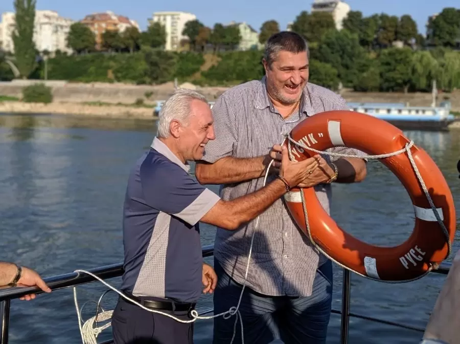 Стоичков пожела успех на волейболистките от Маями