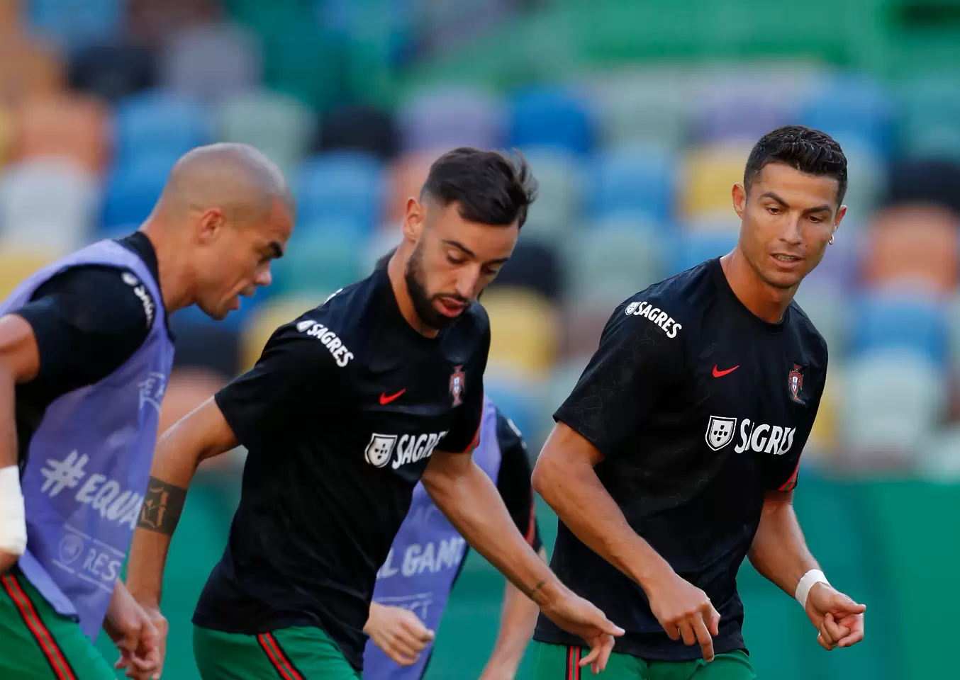 Цената на Португалия расте, а на Кристиано намалява