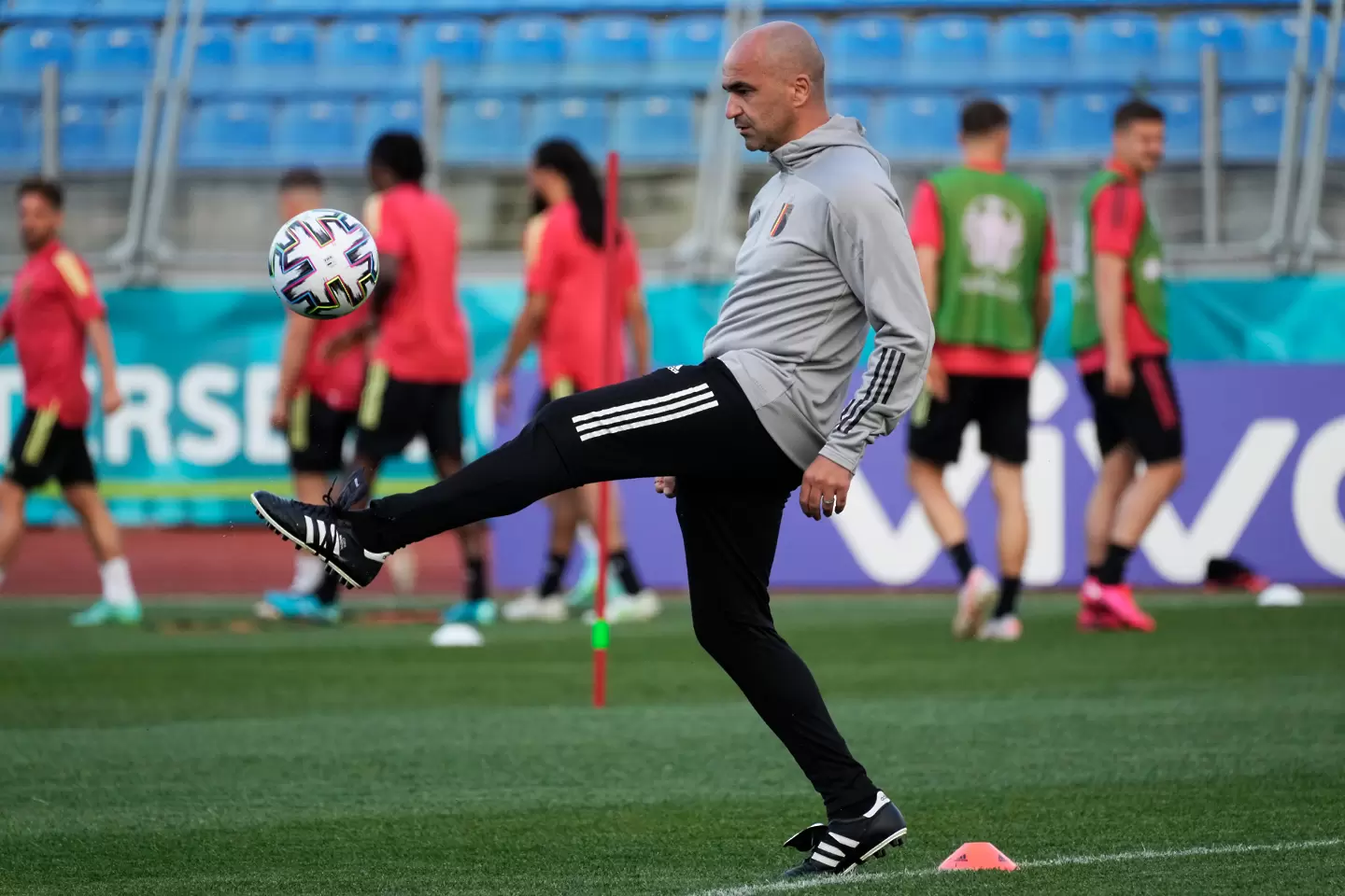 Роберто Мартинес пред няколко дилеми