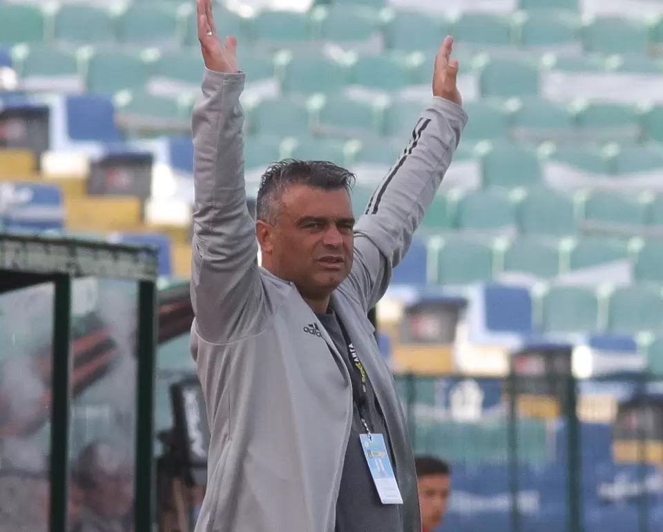 Антон Узунов