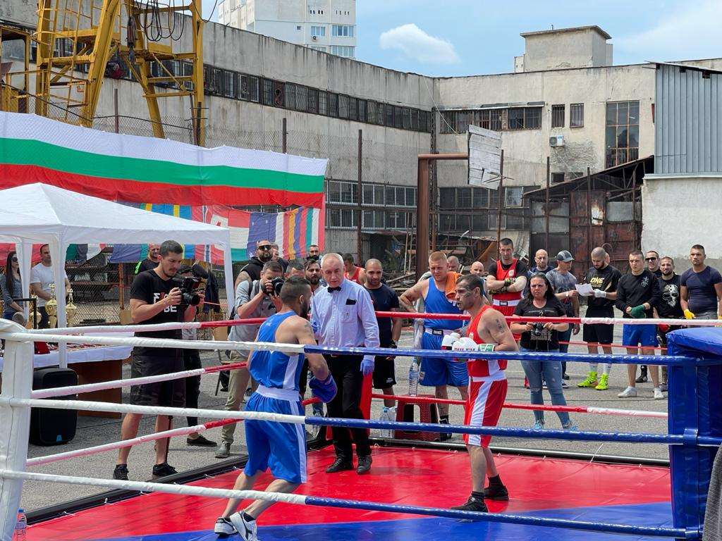 Близо 40 души взеха участие в традиционното събитие „С ръкавици срещу агресията”