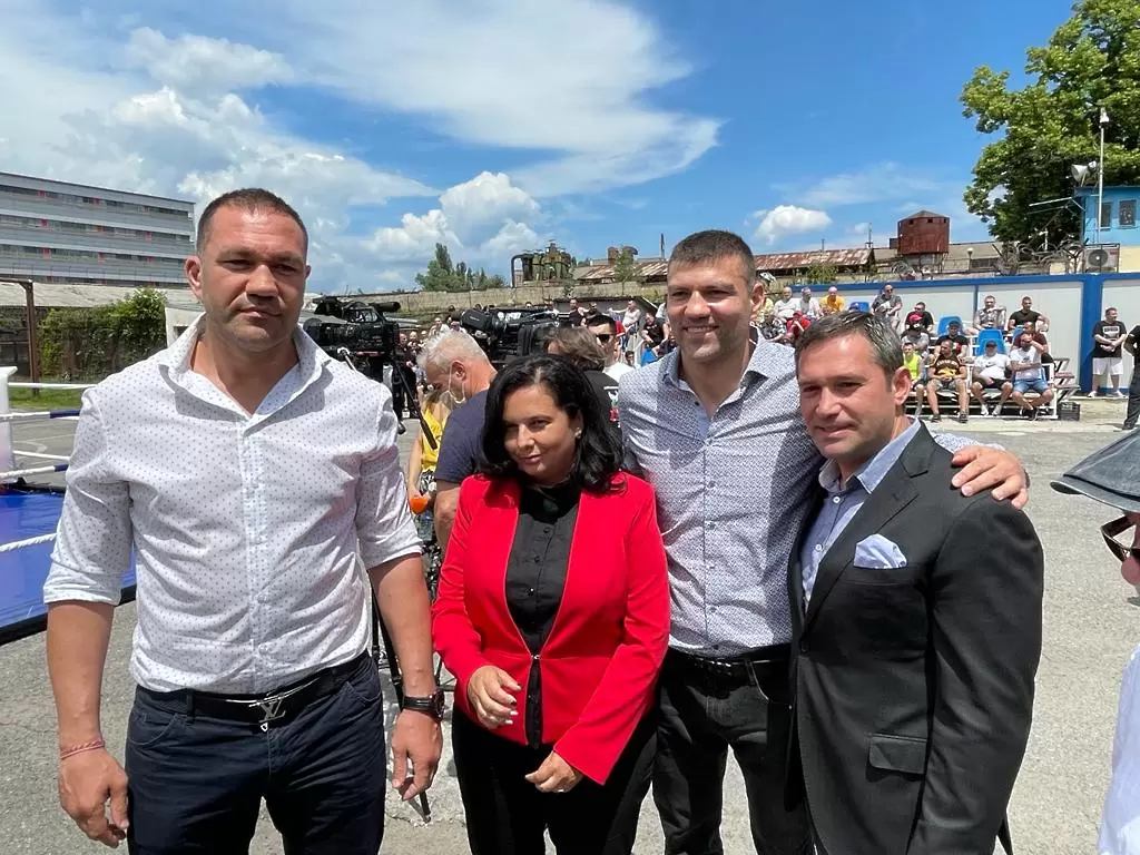 Близо 40 души взеха участие в традиционното събитие „С ръкавици срещу агресията”