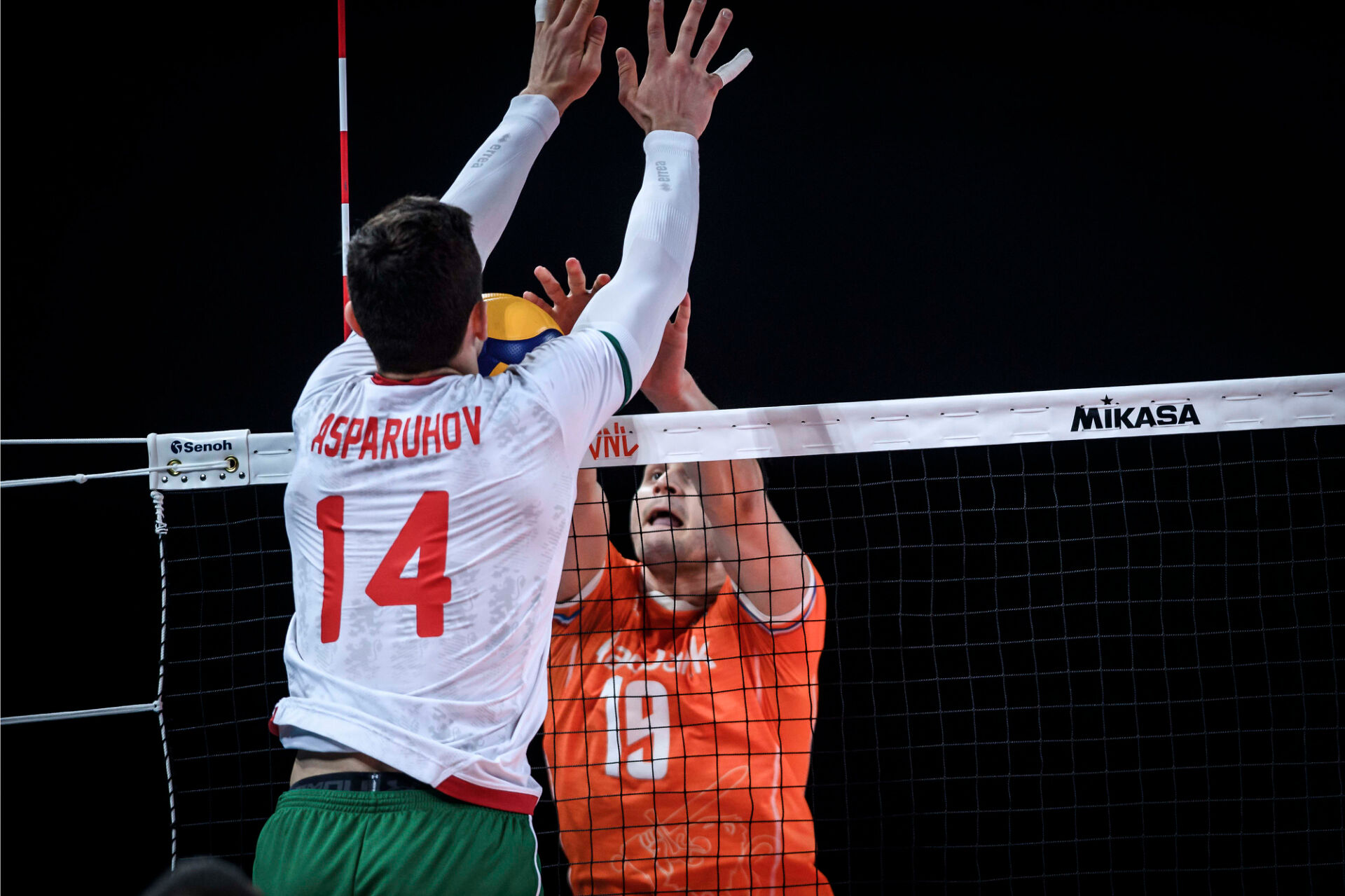 Младият Карягин поведе България към втора победа в Лигата на нациите