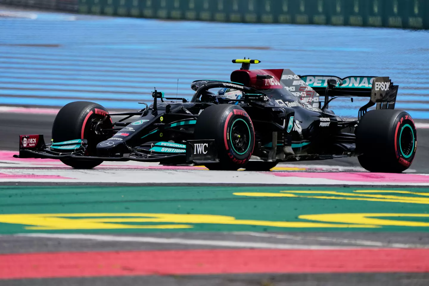 Ботас и Хамилтън с най-добри времена в първата тренировка преди Гран при на Франция