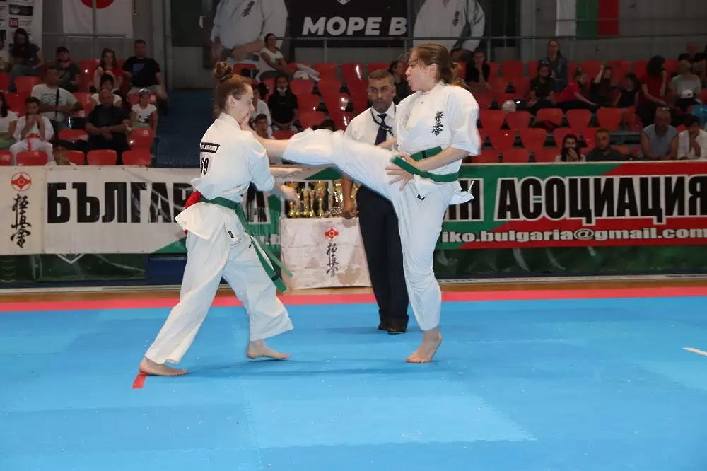 Ичи-Геки Варна е отборен шампион на държавното по карате киокушин