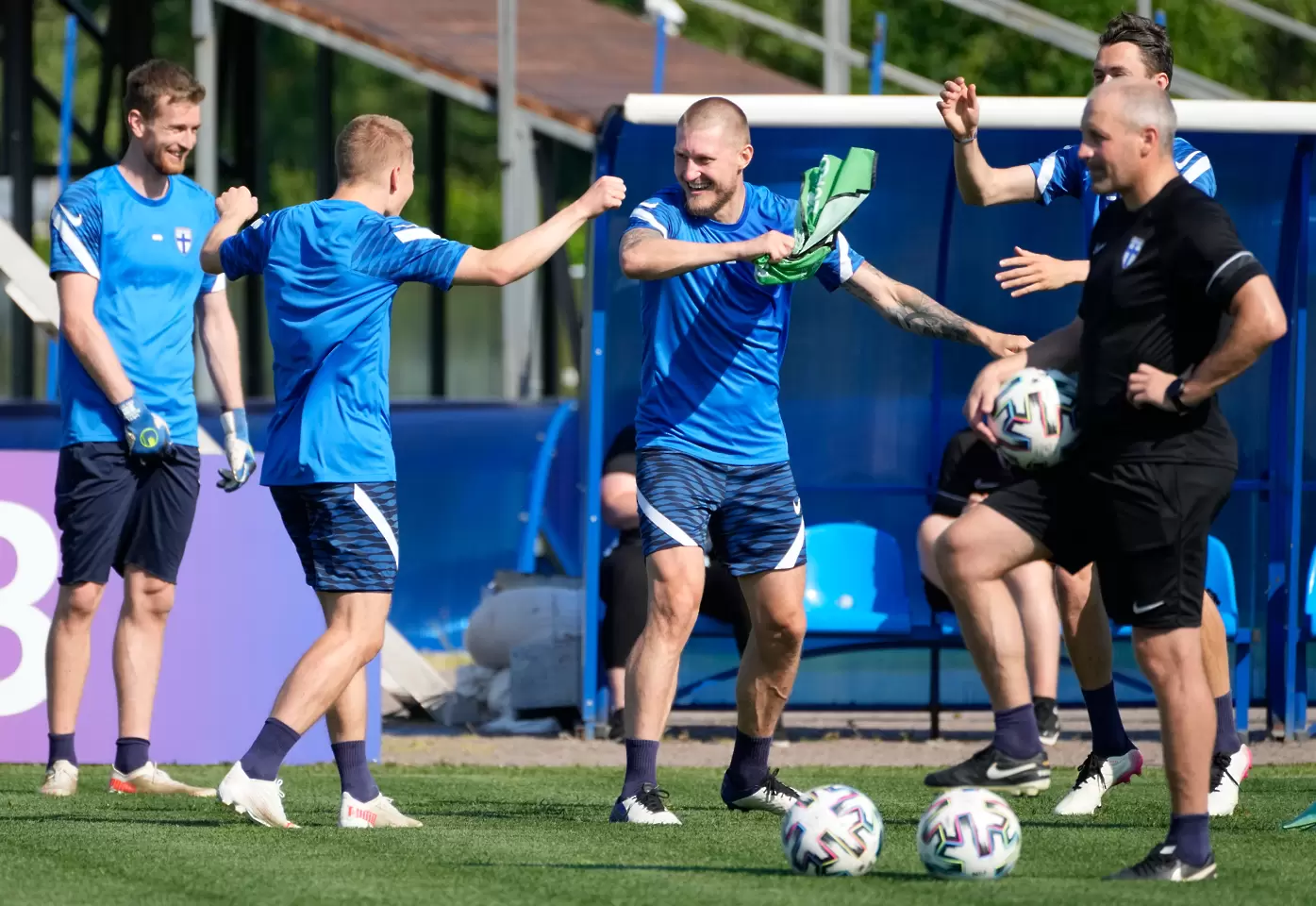 Президентът на Финландия пожела късмет на футболния отбор