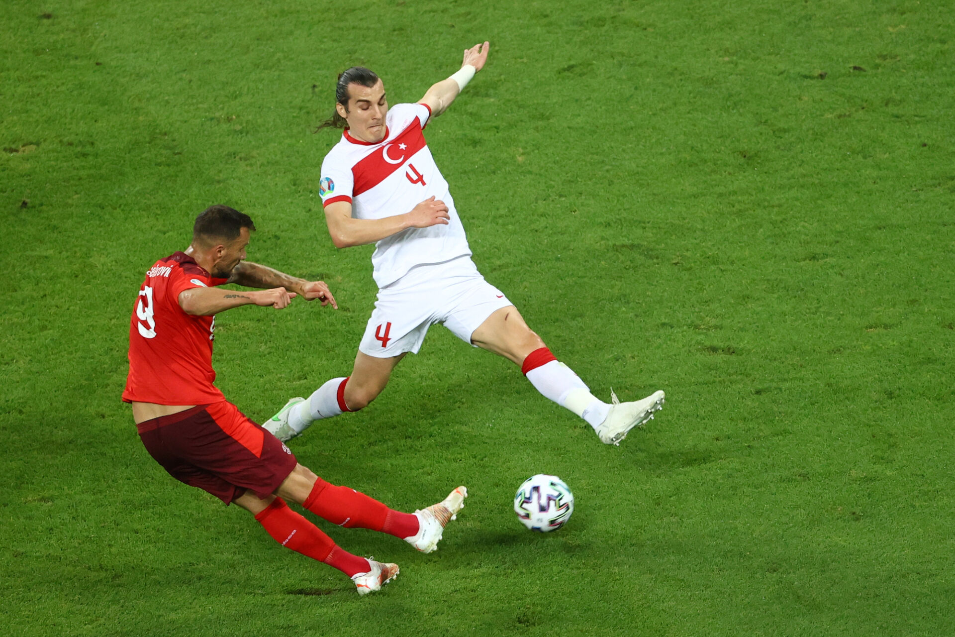 На живо: Швейцария - Турция, кой ще хване последния влак (състави)