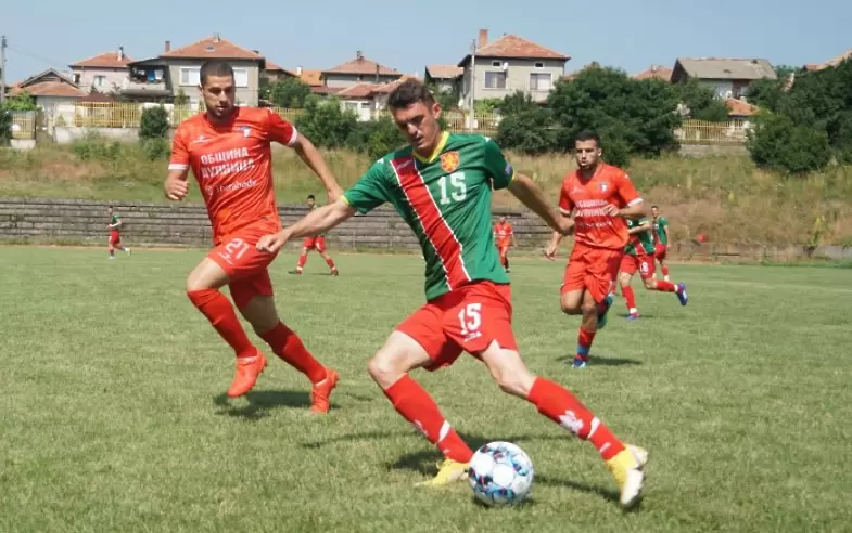 Отборът на свободните агенти завърши 1:1 срещу Марек