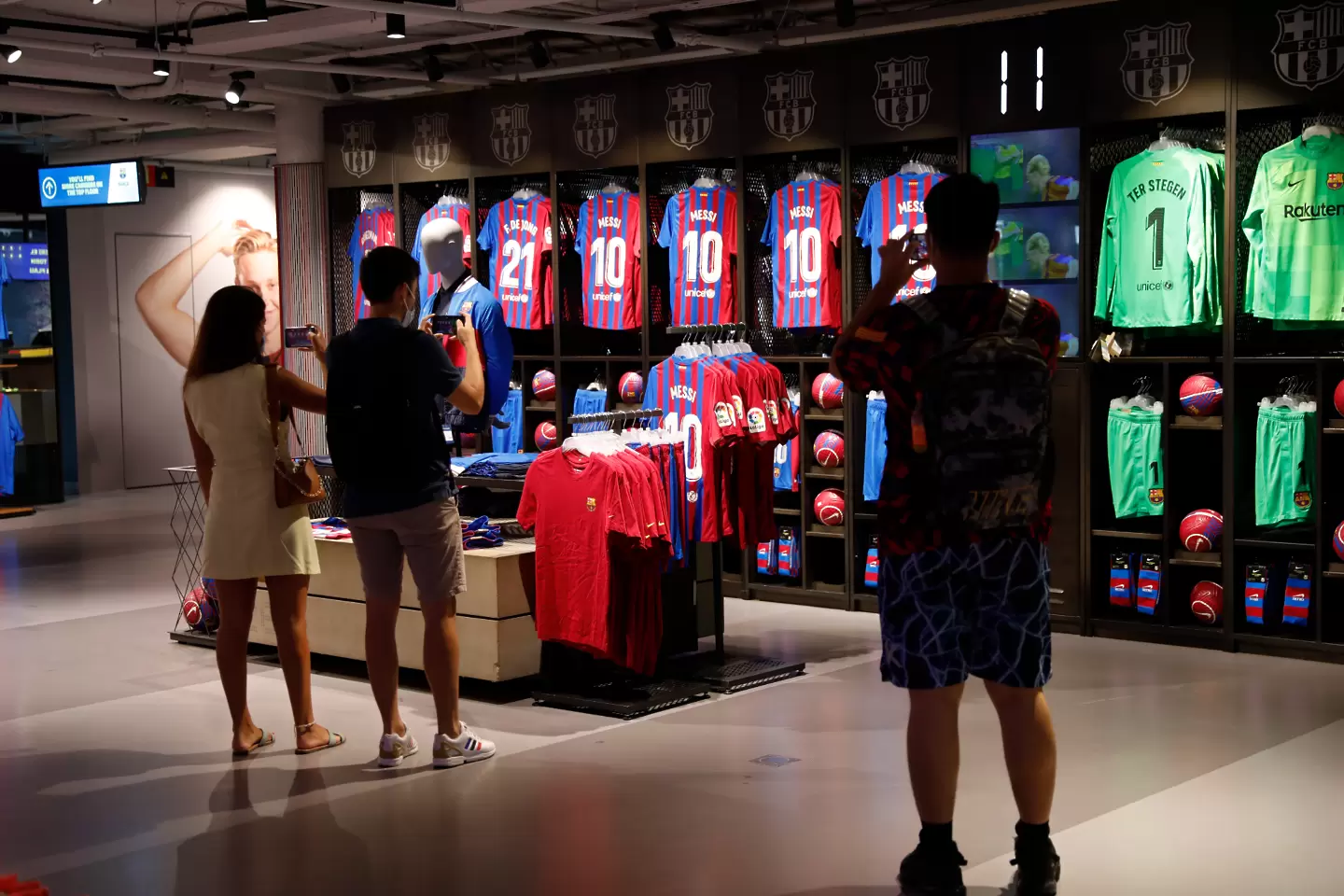 Селекцията в Барселона не е приключила