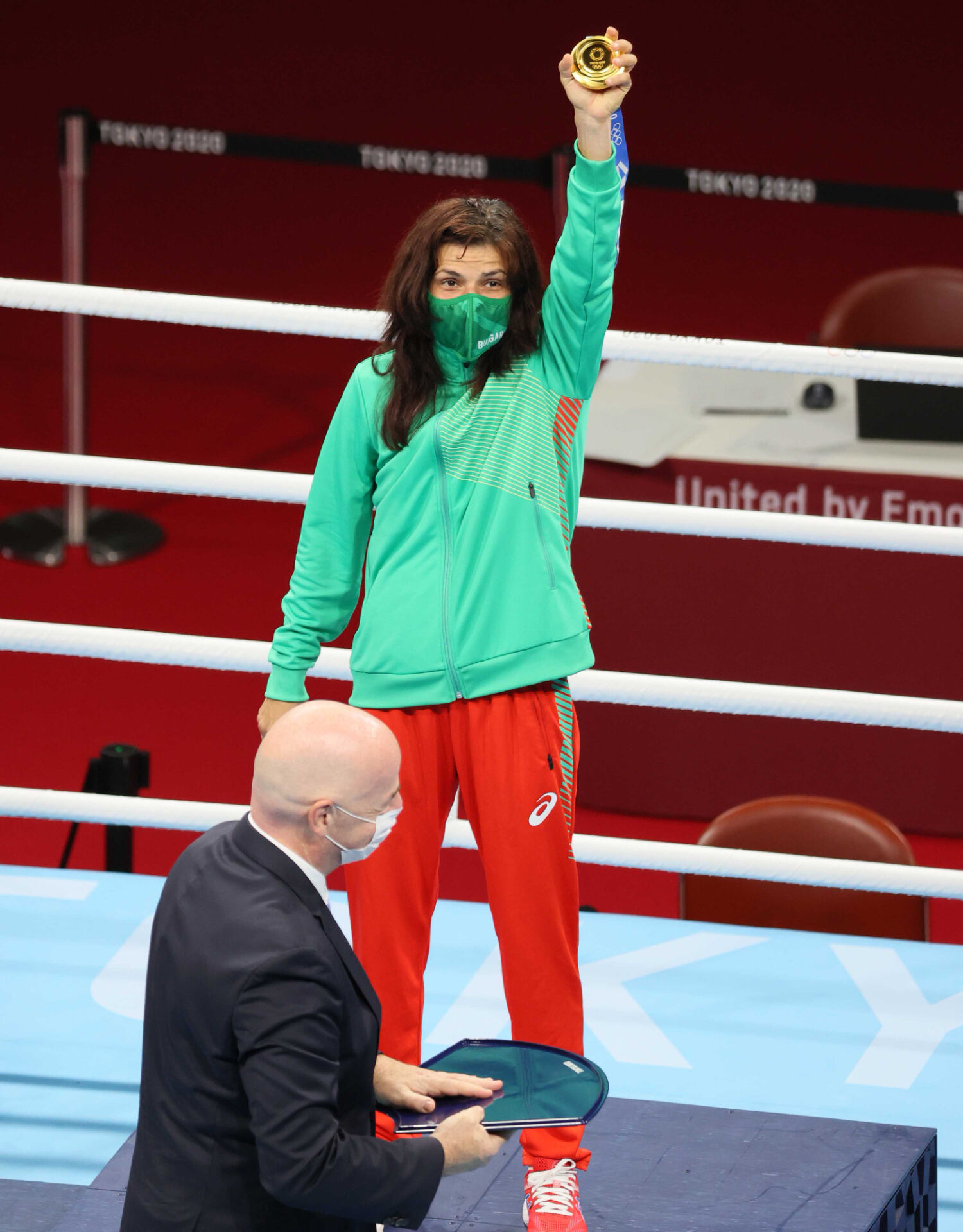 Джани Инфантино награди златната ни медалистка Стойка Кръстева