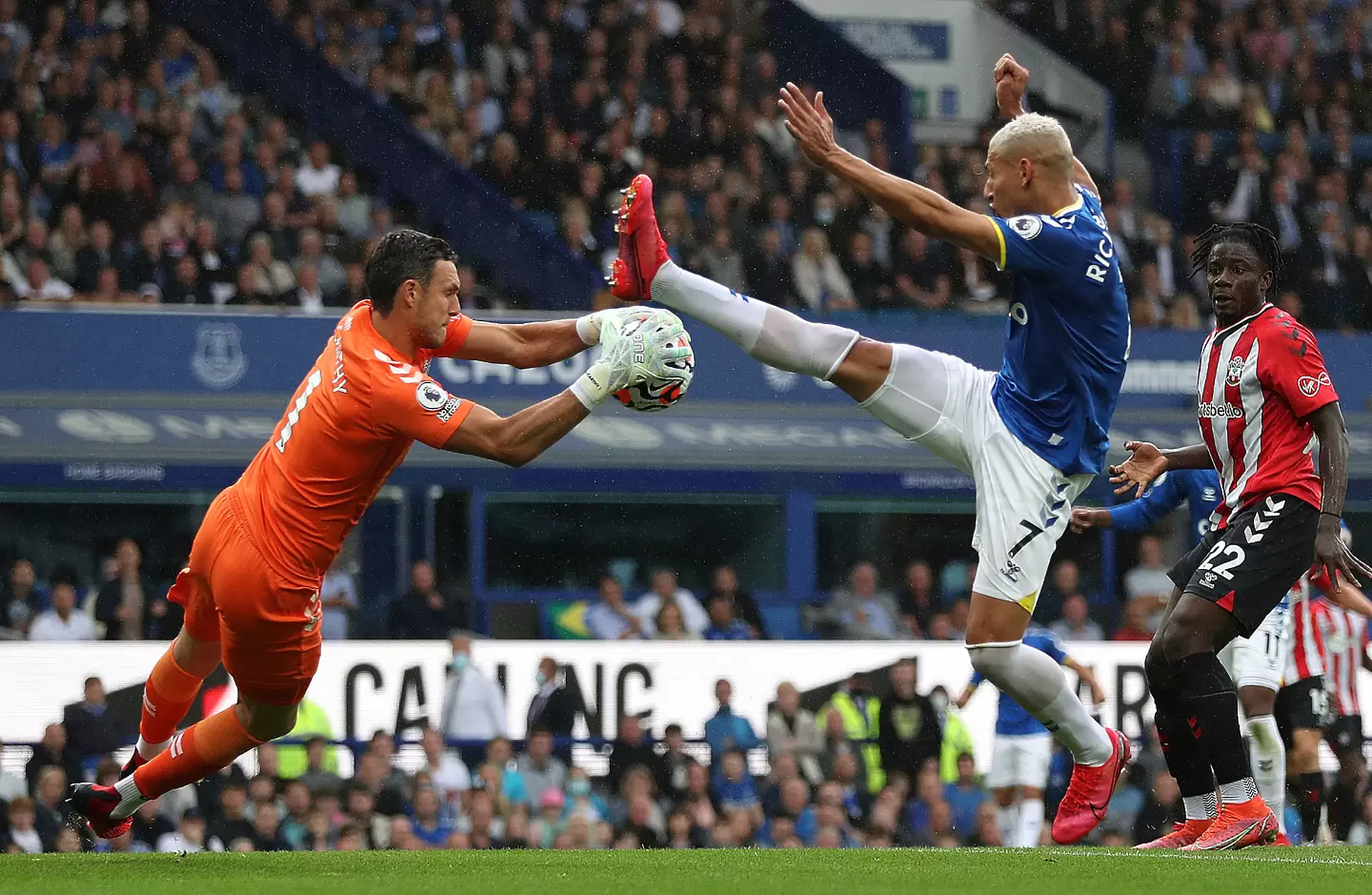 ПСЖ вече преговаря с Евертън за Ричарлисон