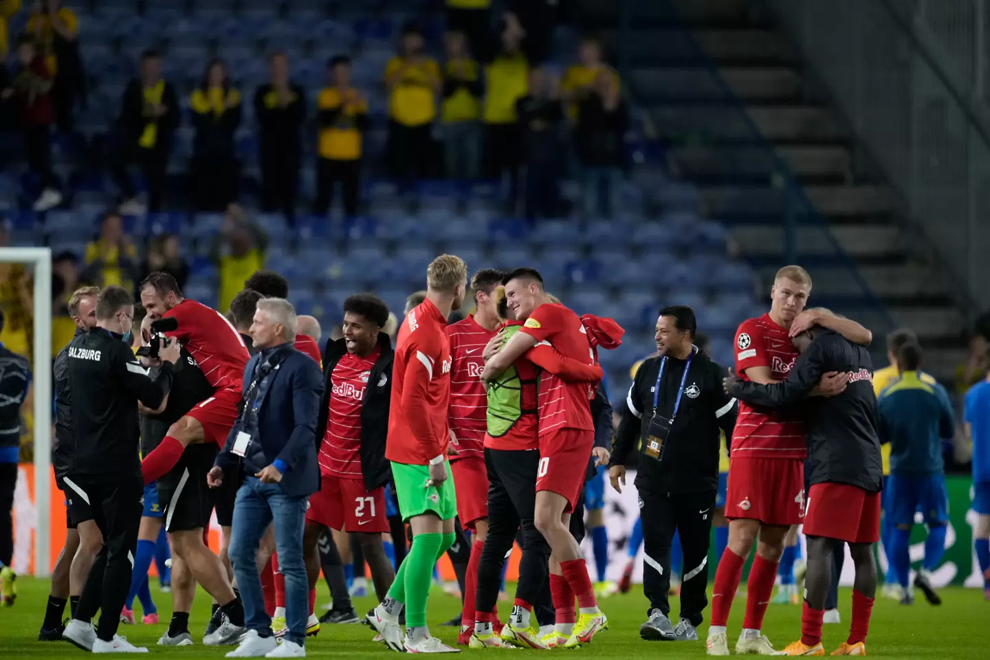 Ясни са всички участници в Шампионска лига (ВИДЕО)