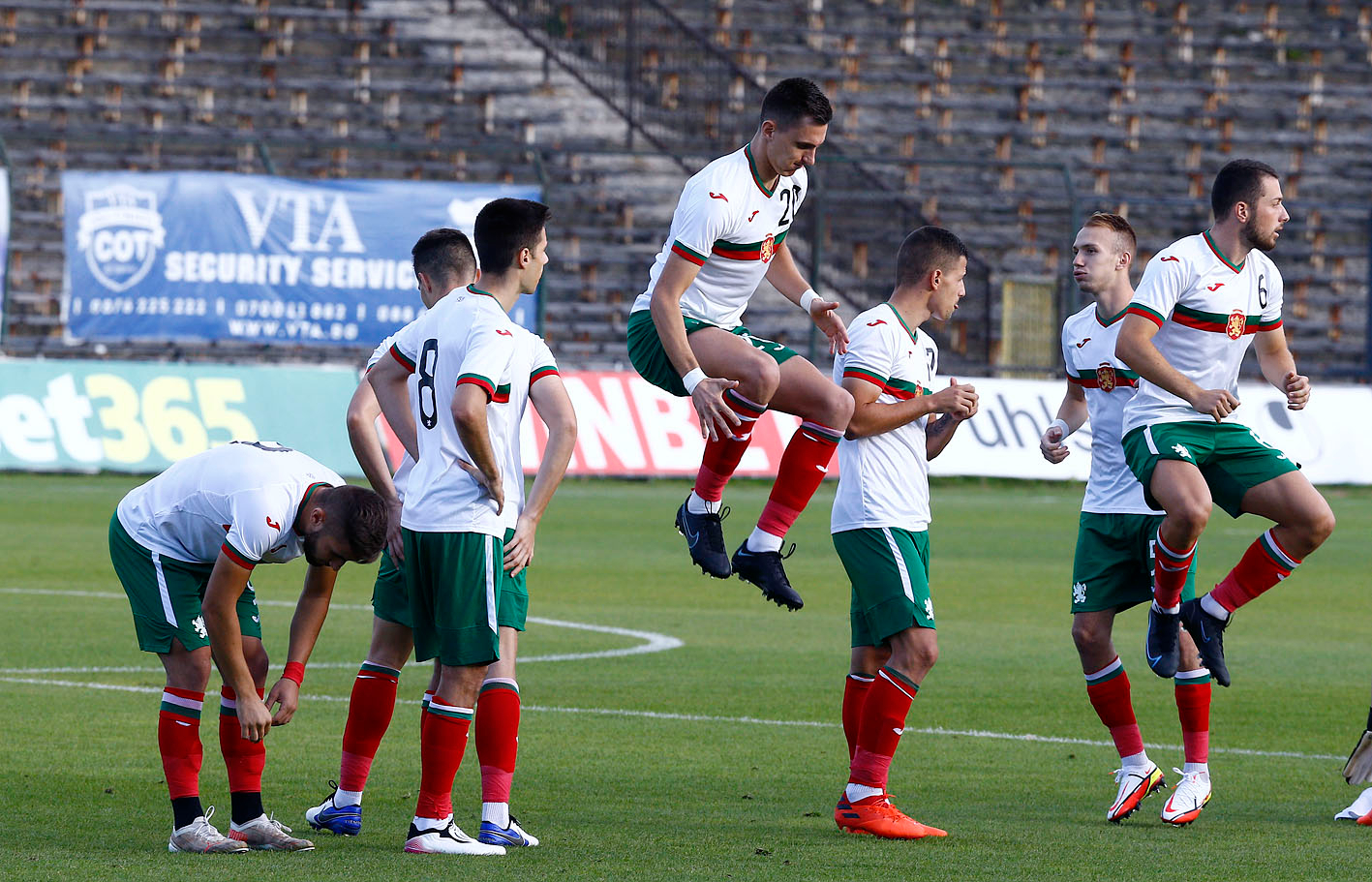 Уелс U21 вкара всичките си положения и помете България