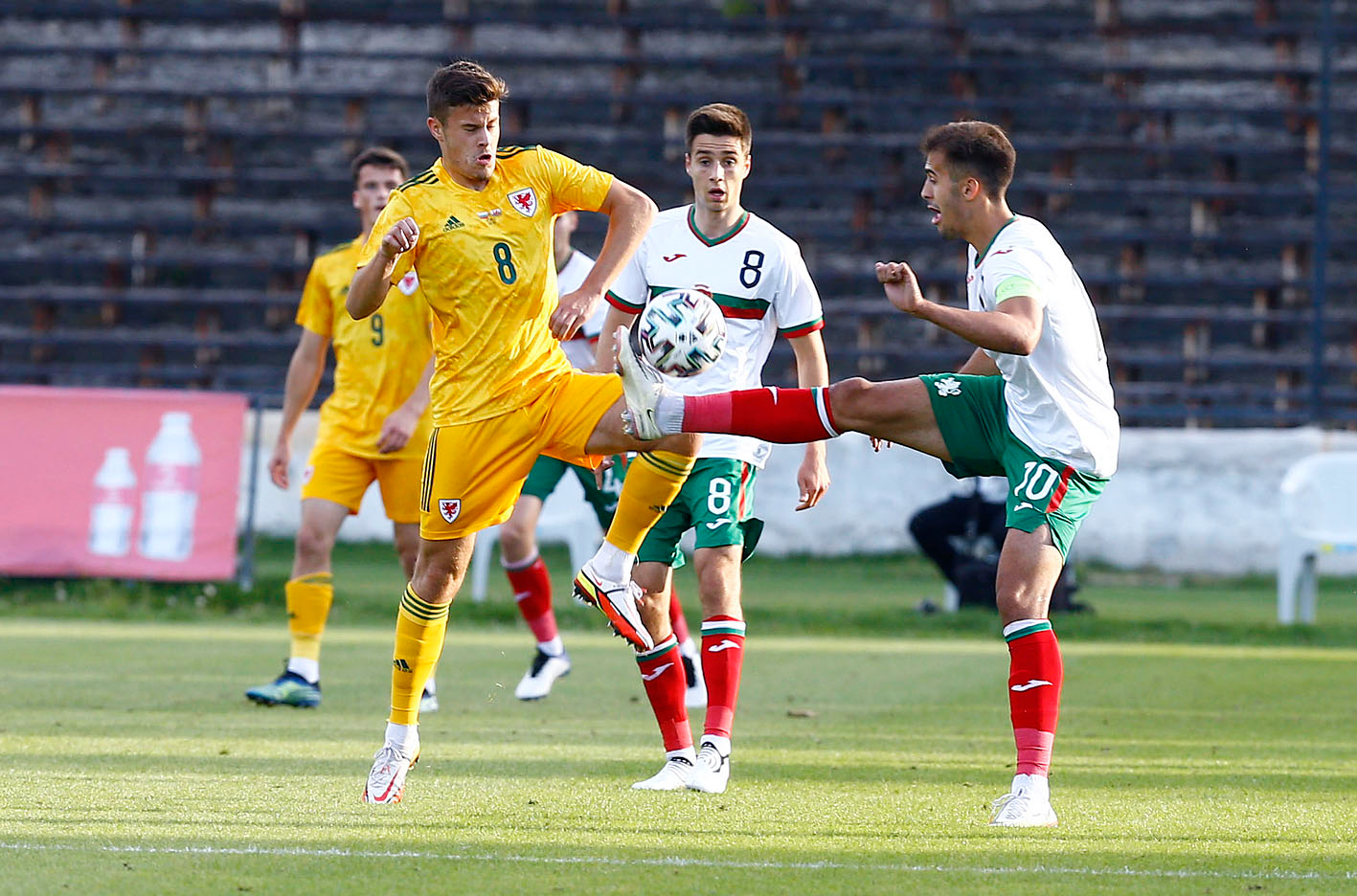 Уелс U21 вкара всичките си положения и помете България