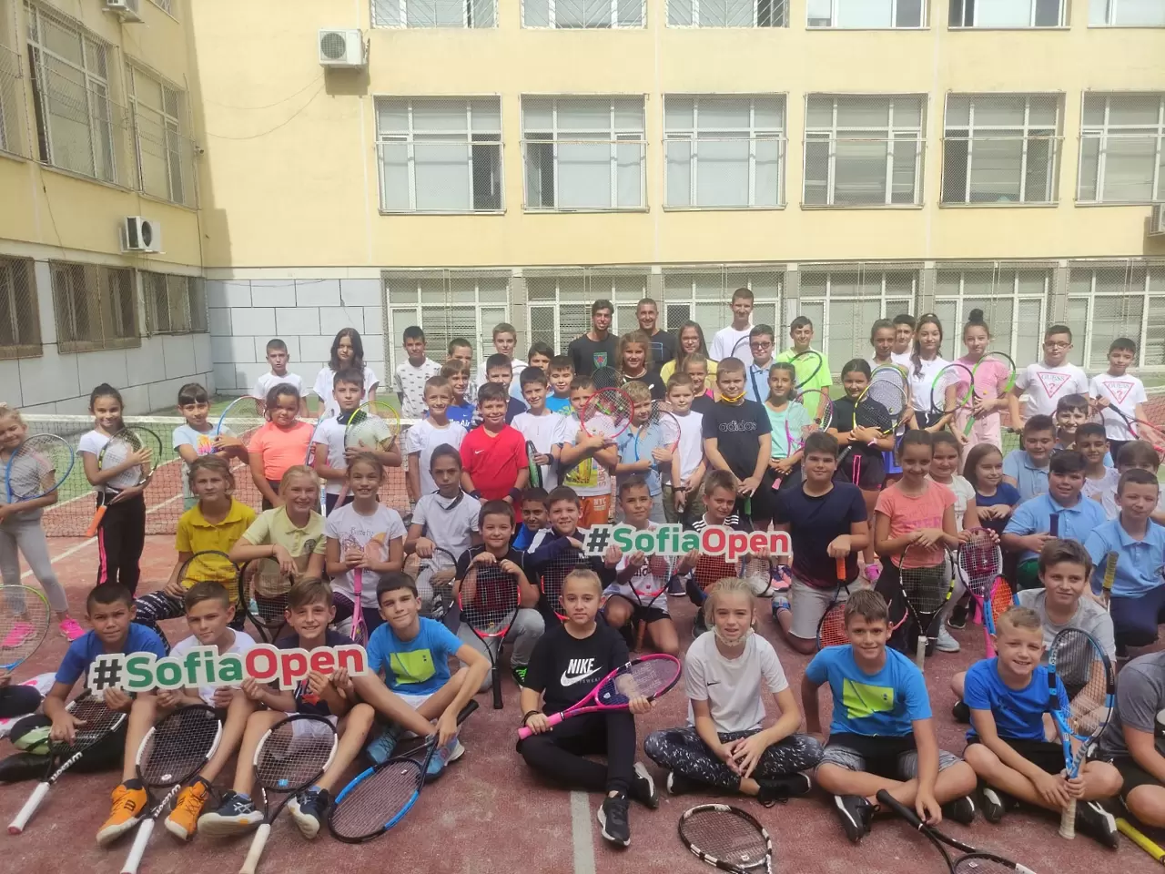 https://www.facebook.com/sofiaopentennis