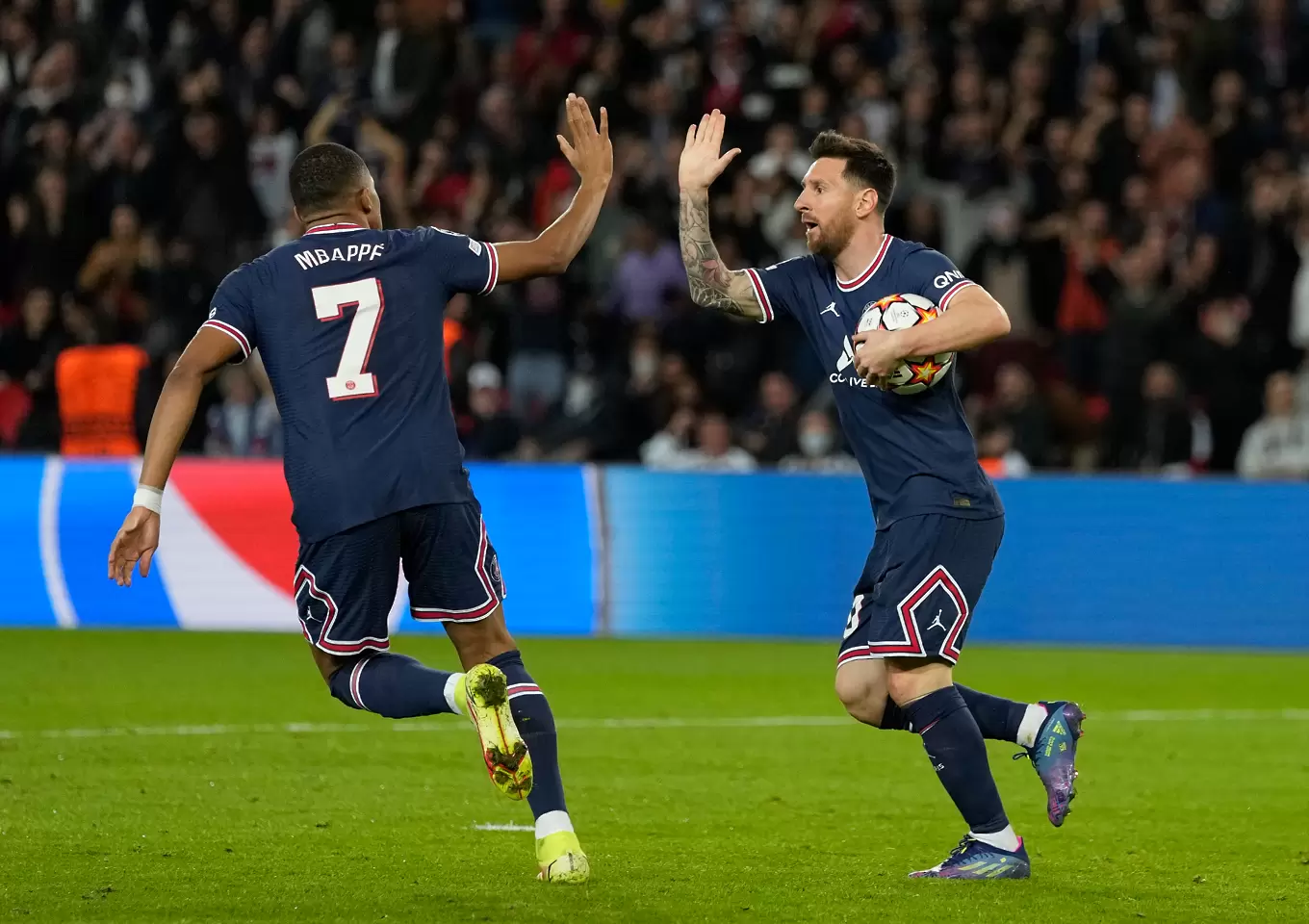 L'Equipe поставя под въпрос представянето на Меси в ПСЖ