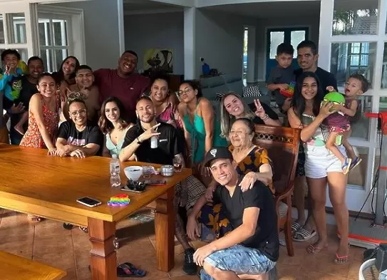 instagram.com/neymarjr