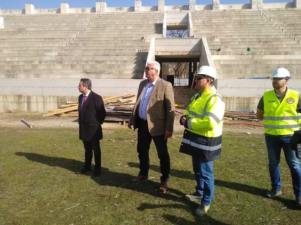 Здравко Димитров за ''Колежа'': Забавянето се наложи поради административните срокове за всяка една от промените в проекта