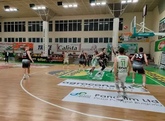 Берое с труден домакински успех над Академик