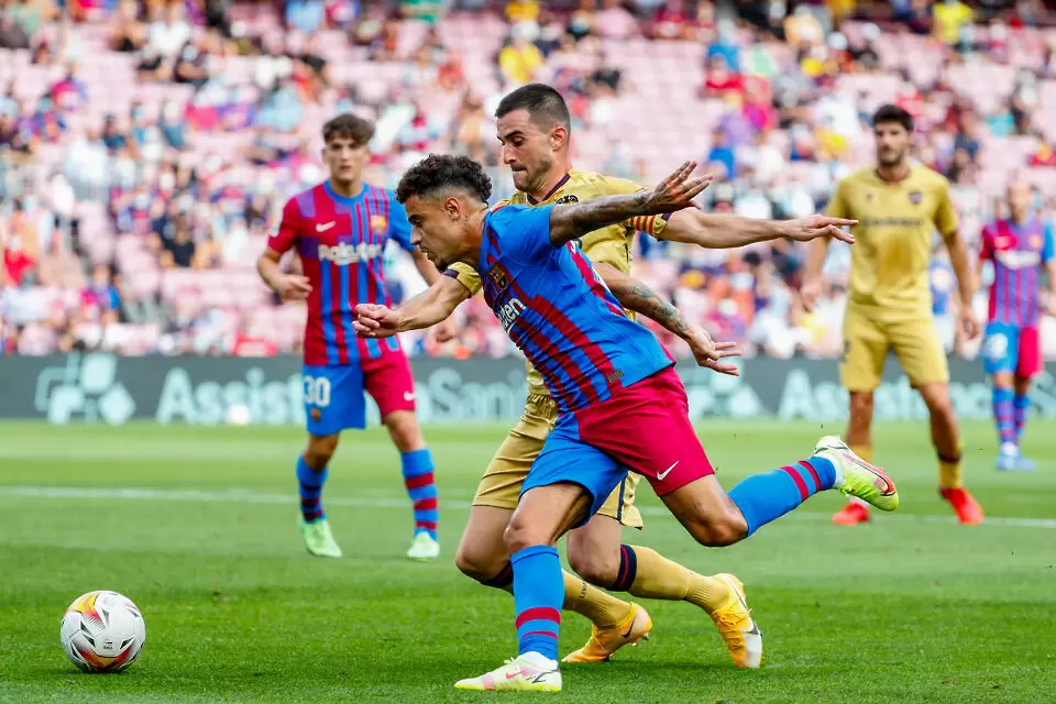 Арсенал преговаря с Барселона за Коутиньо, постави условие