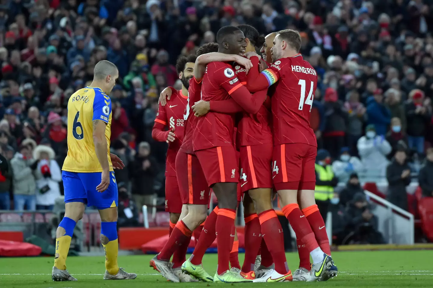 Ливърпул затвори тренировъчната си база