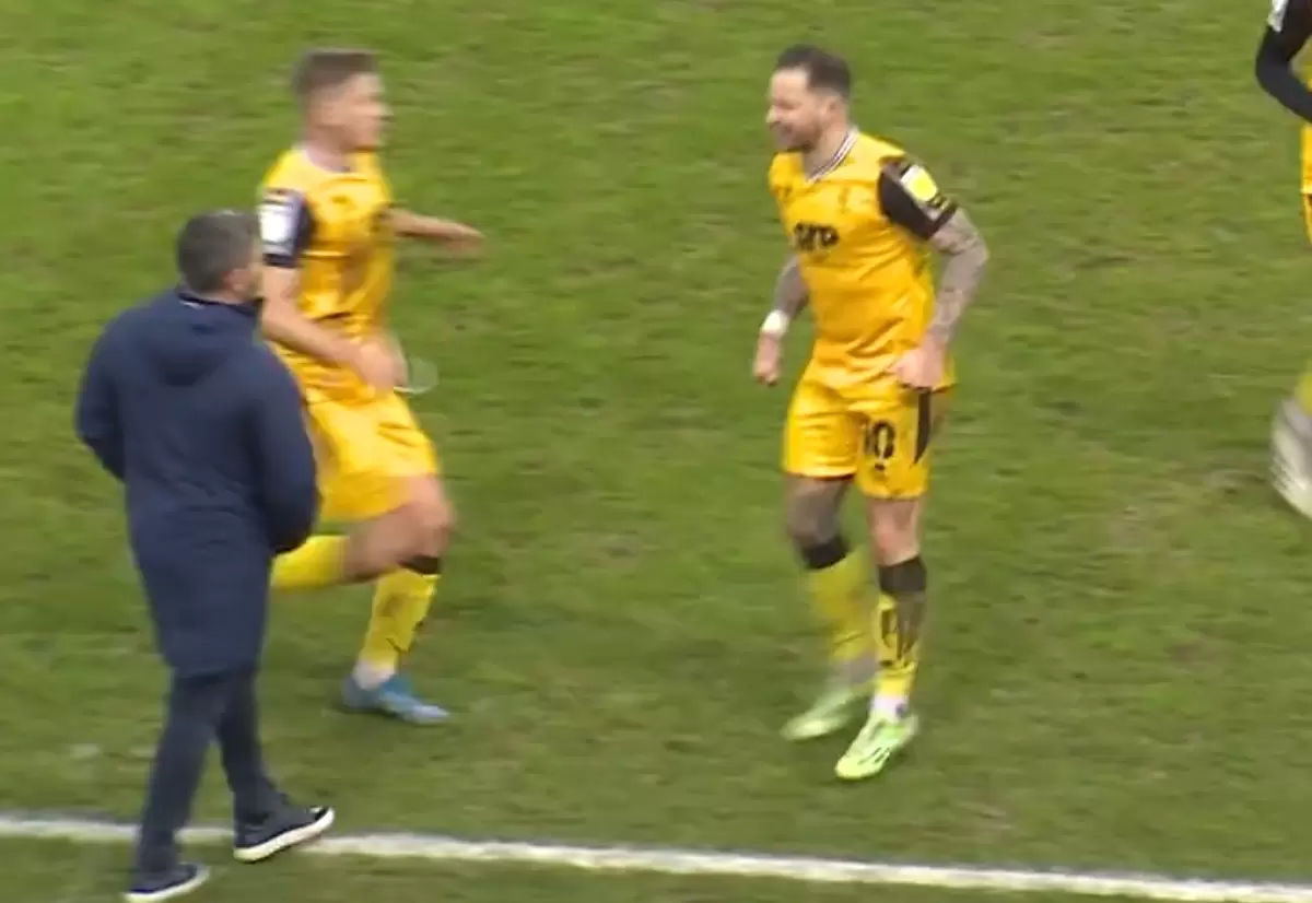 Сладко отмъщение взриви социалните мрежи (ВИДЕО)