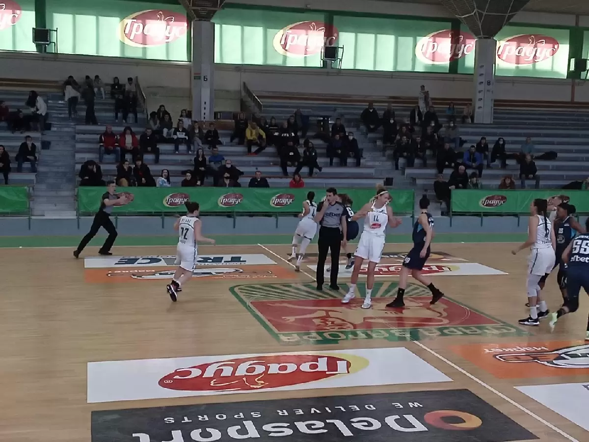 Берое с категоричен успех в дербито с Монтана 2003