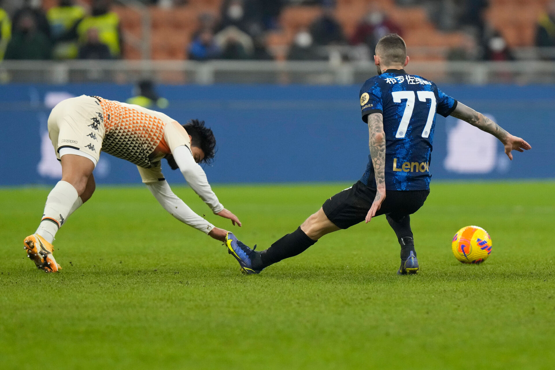 Интер се измъчи срещу Венеция, но взе важни три точки (ВИДЕО)