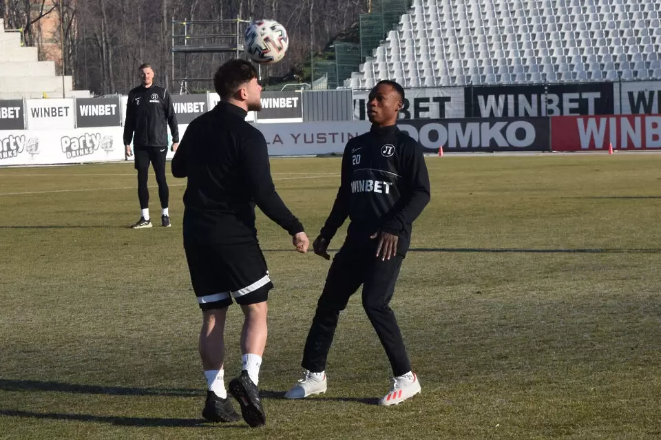 Локо Пд тръгна за Сандански, защитник на проби се махна