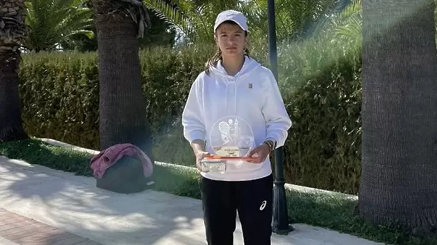 Ива Иванова триумфира с титлата на турнир от ITF