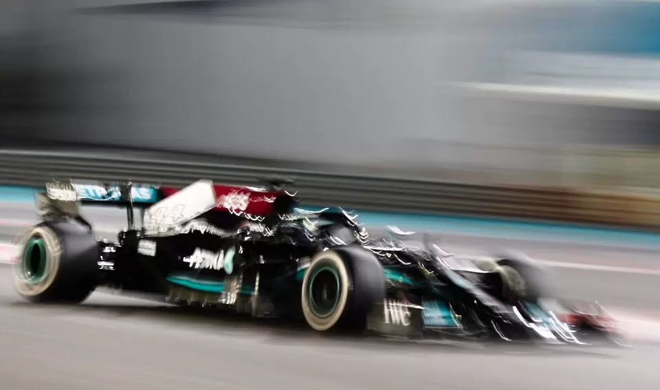 Мерцедес представи болида си за новия сезон във Формула 1