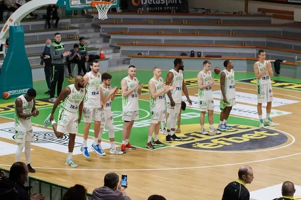 Берое потрепери в края, но надви Академик Пловдив