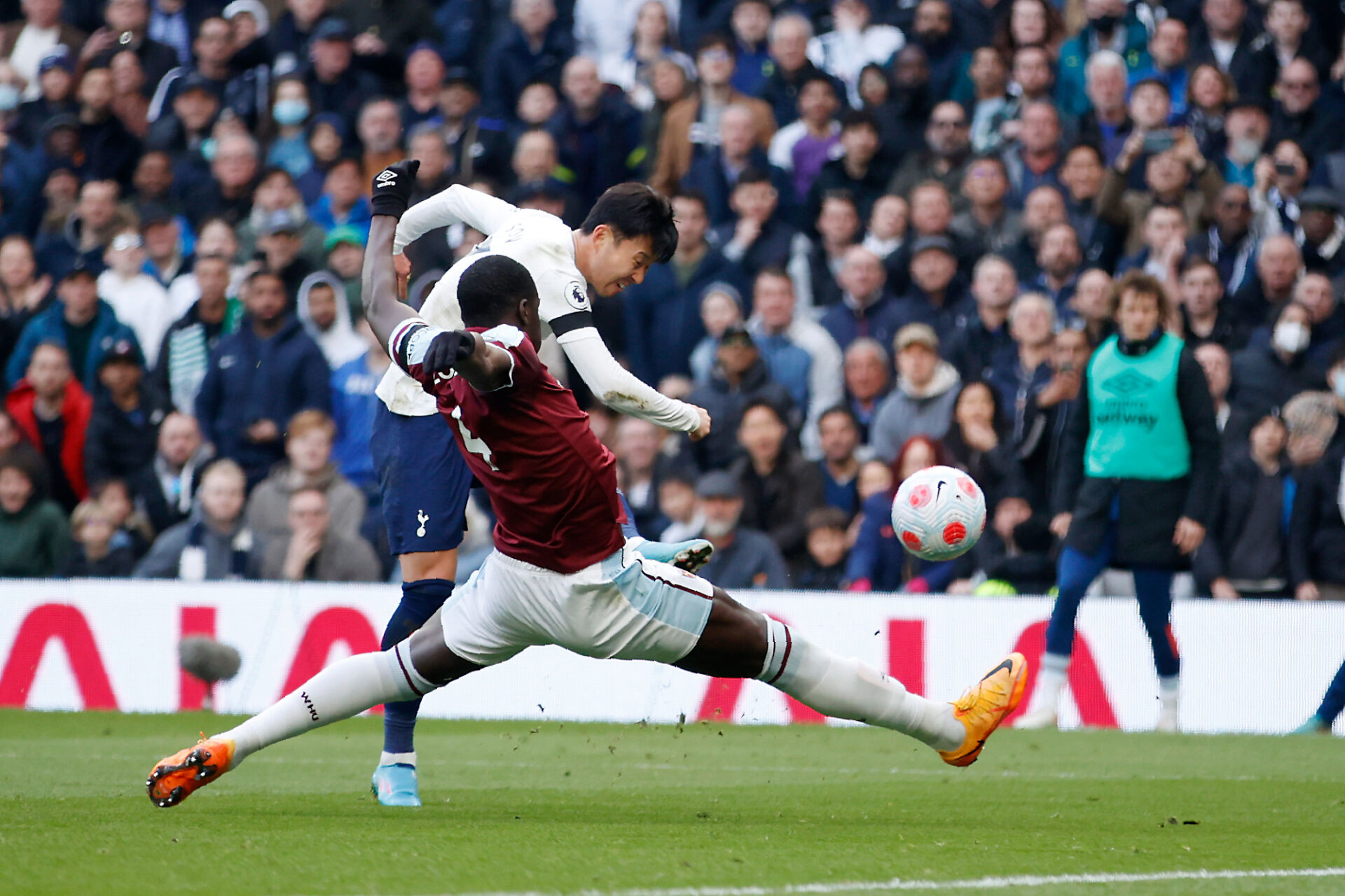Тотнъм спечели дербито с Уест Хем и остава в битката за топ 4
