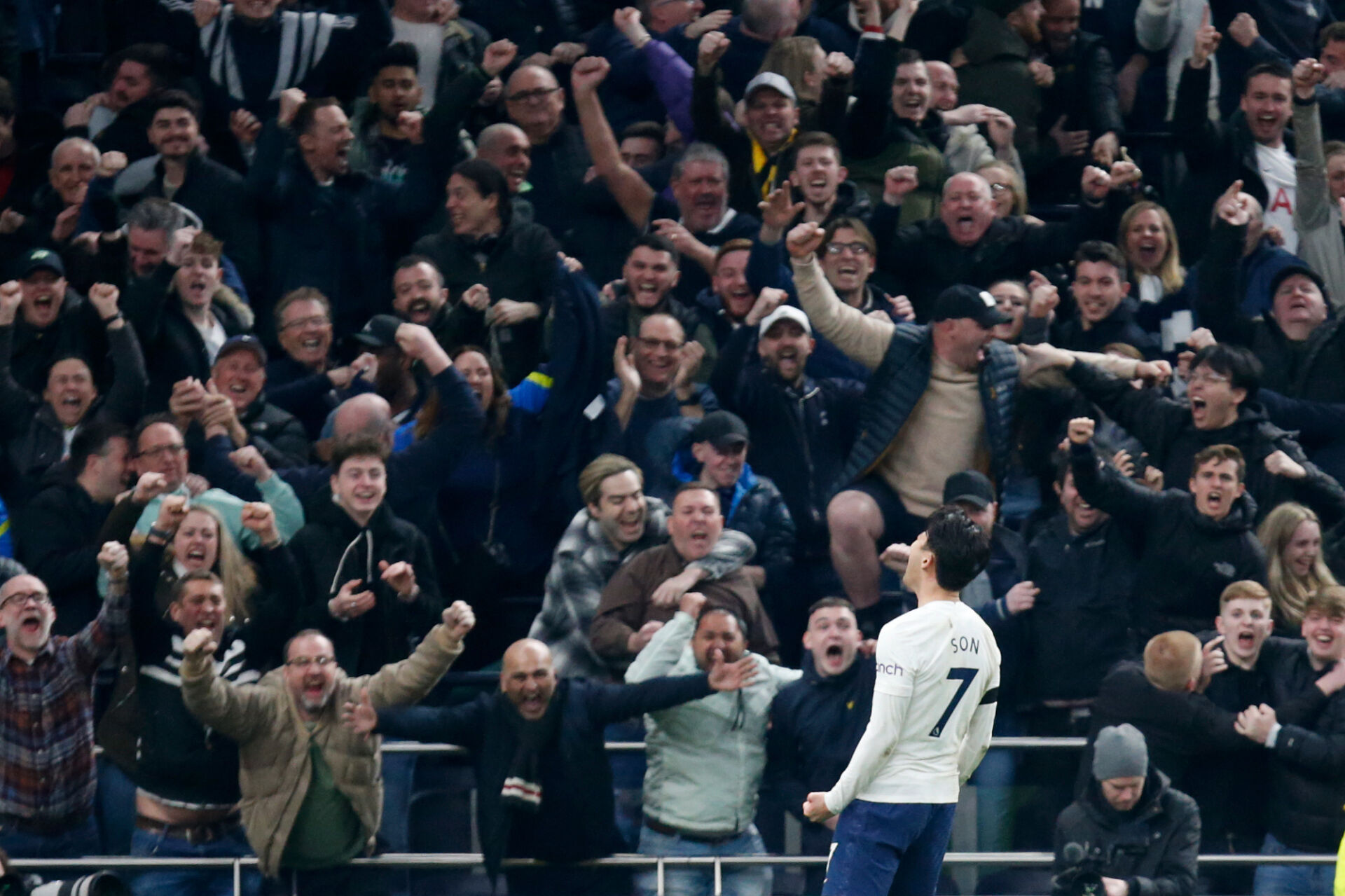 Тотнъм спечели дербито с Уест Хем и остава в битката за топ 4